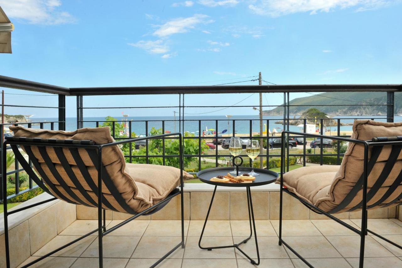 Seathon Seafront Beach Villa In Kalamitsi Екстериор снимка