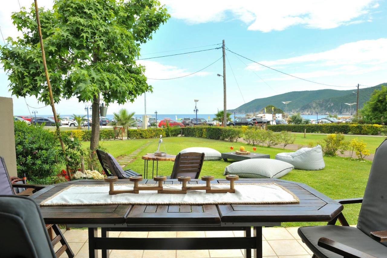 Seathon Seafront Beach Villa In Kalamitsi Екстериор снимка